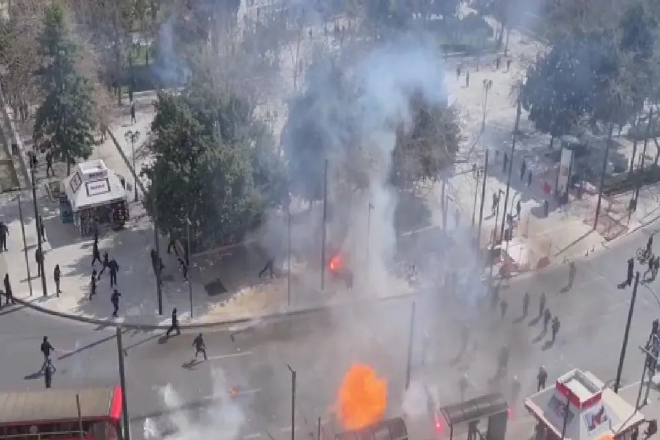 গ্রীস বিক্ষোভ: পুলিশ ও বিক্ষোভকারীদের মধ্যে সংঘর্ষ- দেখুন ভিডিও