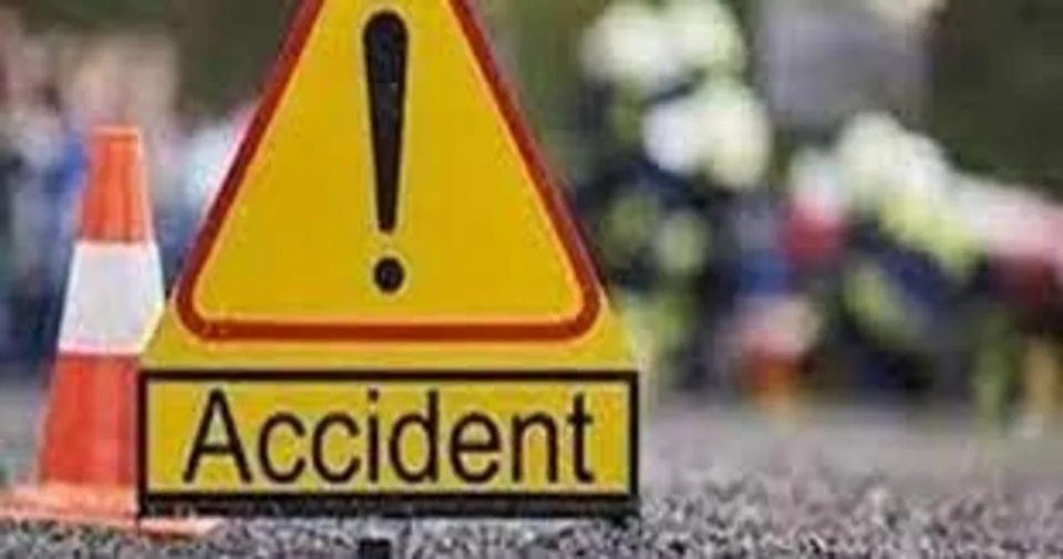 রাতের শহরে জোড়া দুর্ঘটনা