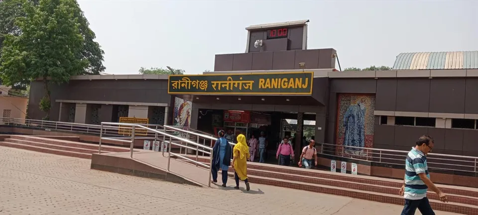 ট্রেনে উঠতে গিয়ে বিপত্তি, মৃত্যু হল এক বৃদ্ধার