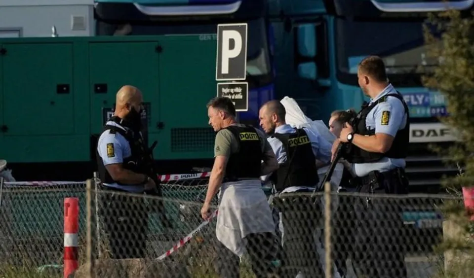 কোপেনহেগেনে শপিং মলে হামলাকারী ২৪ দিনের রিমান্ডে