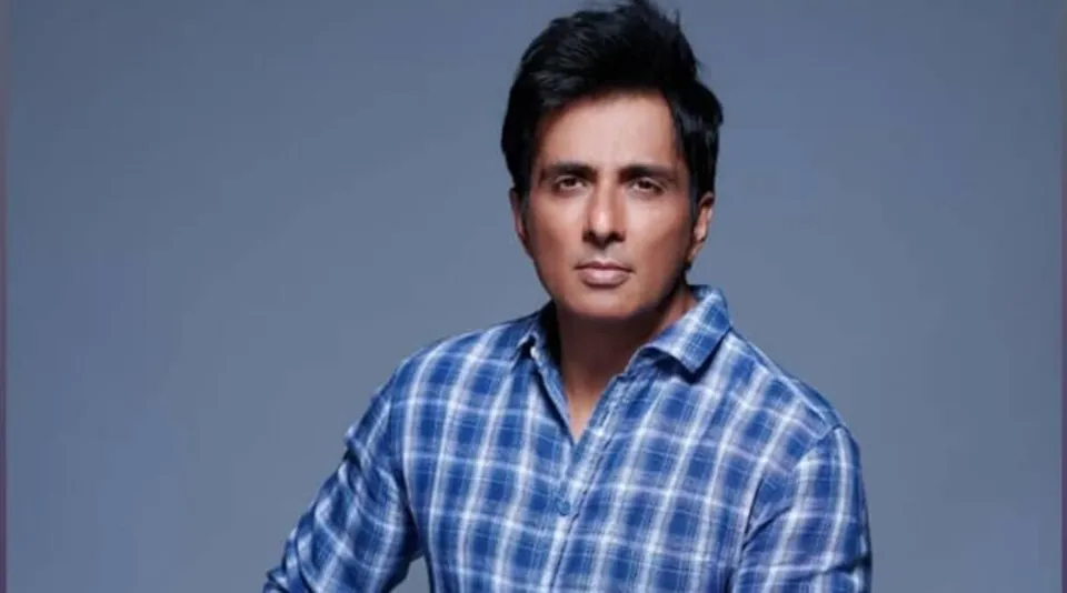 মেরুদণ্ডের ত্রুটি সেরে উঠতেই সোনু সুদের সঙ্গে দেখা করল  জাহ্নবী