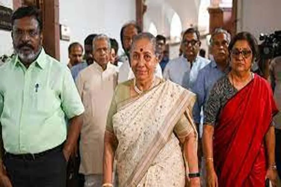 সংসদে পৌঁছেছেন মার্গারেট আলভা