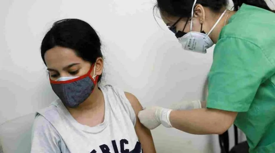 শেষ ৬ দিনে ভারতে ৪০ মিলিয়নের বেশি মানুষের টিকাকরণ হয়েছে