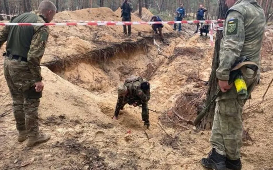 ইউক্রেনে আরও এক গণকবর, মিলল ৪৪০ মৃতদেহ