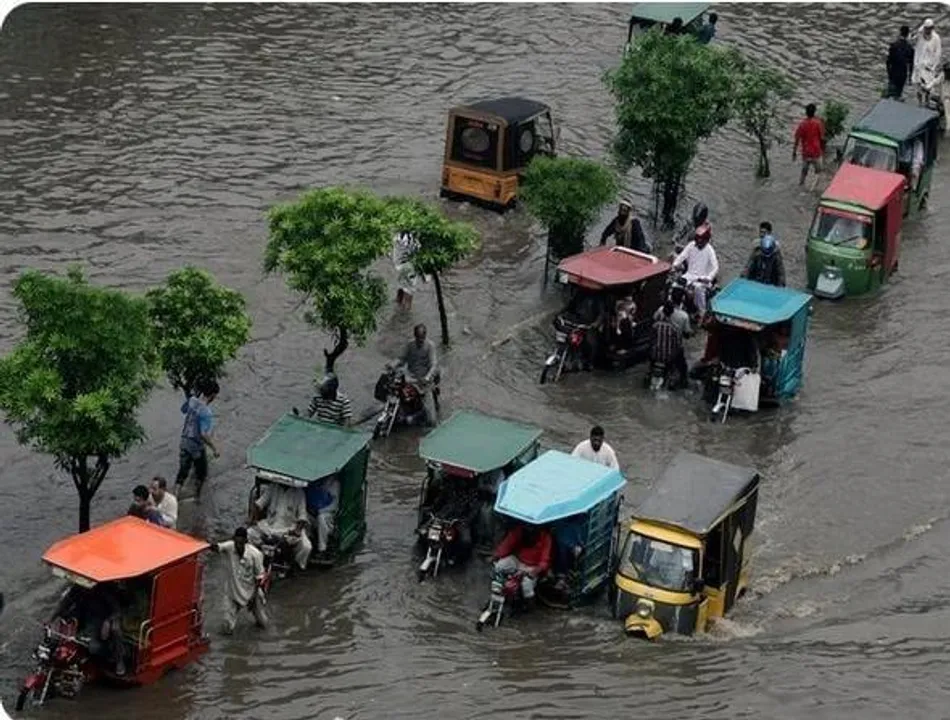 পাকিস্তানে বন্যার ক্ষয় ক্ষতিতে দুঃখ প্রকাশ করল মানবাধিকার কমিশন