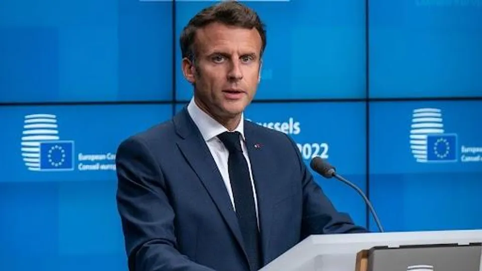 বিনামূল্যে কনডম মিলবে ফ্রান্সেঃ ইমানুয়েল ম্যাক্রোঁ