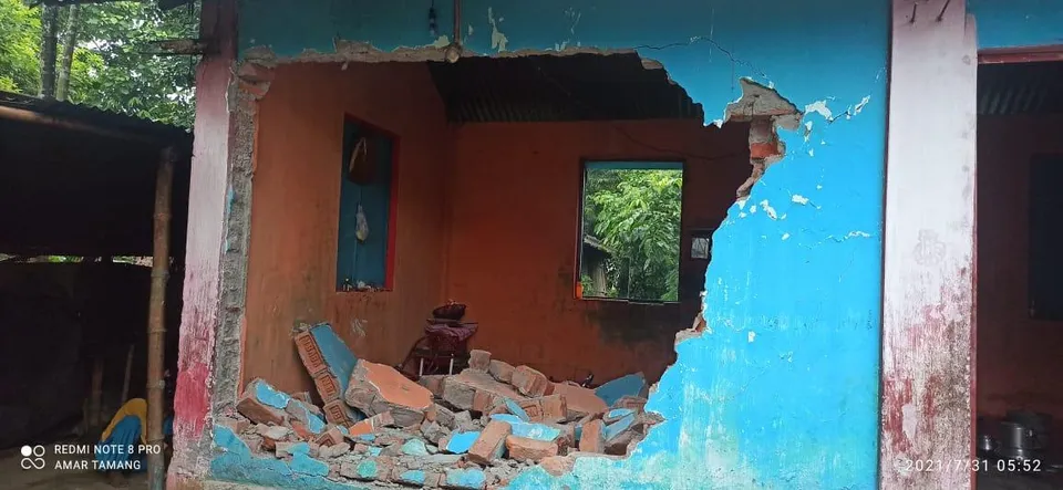 বুনো হাতির তান্ডবে ২ শিশু ও ৩ জন মহিলা আহত