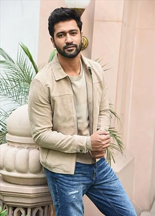 নারী দিবসে মিষ্টি ছবি ভাগ ভিকি কৌশলের