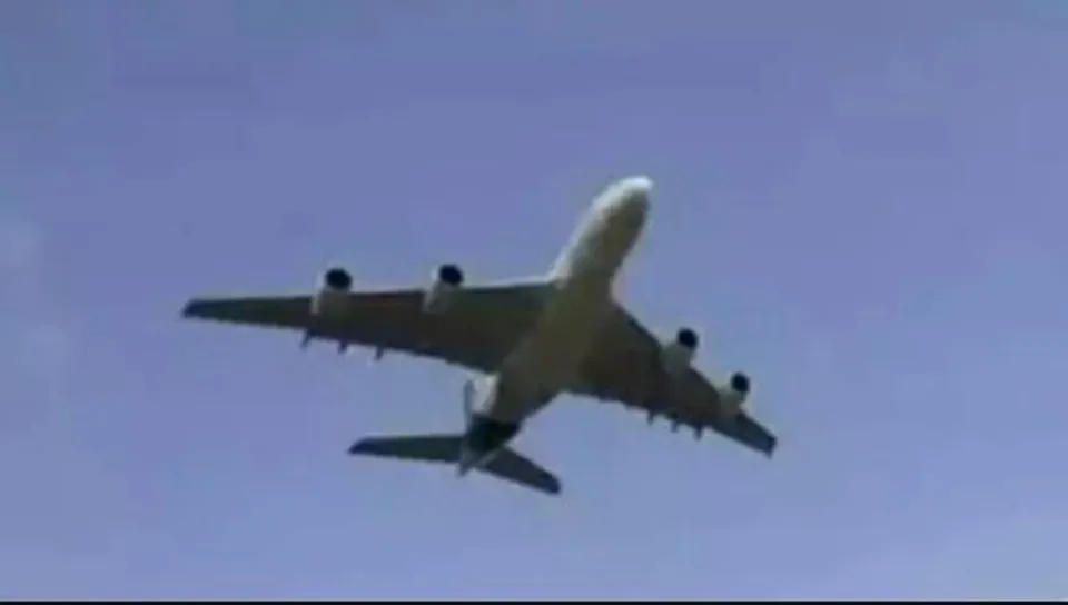 গোয়াগামী আজুর এয়ারের চার্টার্ড ফ্লাইটে নিরাপত্তা হুমকি