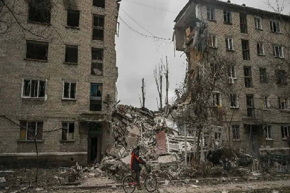 ৪১১ বিলিয়ন ডলার, বাড়ছে চিন্তা