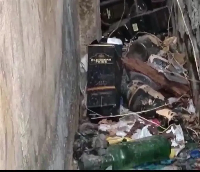 সমস্তিপুরের কালেক্টরেট চত্বরে উদ্ধার খালি মদের বোতল