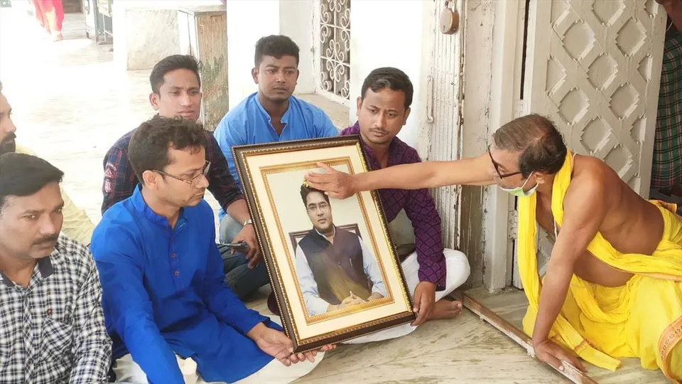 অভিষেক বন্দ্যোপাধ্যায়ের জন্মদিনকে সামনে রেখে পুজো দিলেন তৃণমূল যুব কংগ্রেস