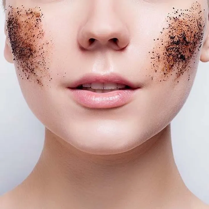 ত্বকের পরিচর্যায় বিভিন্ন ভাবে কাজে লাগে সুগার স্ক্রাব