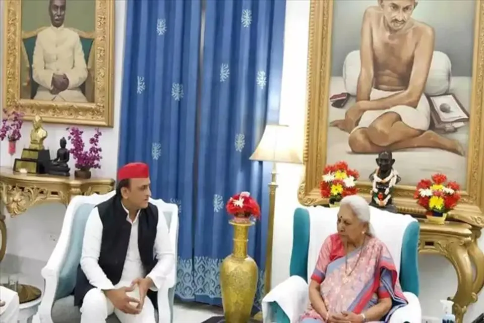 রাজ্যপালের সঙ্গে দেখা করলেন অখিলেশ যাদব