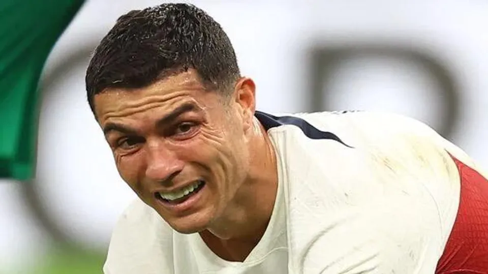 স্বপ্নে ইতি, অশ্রুস্নাত রোনাল্ডো