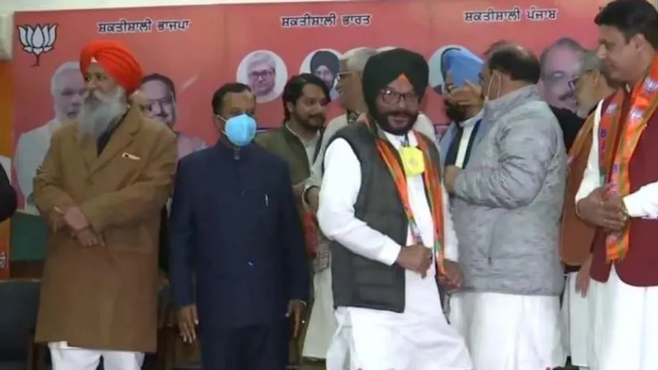 বিজেপিতে যোগদান করলেন মুখ্যমন্ত্রীর ভাই