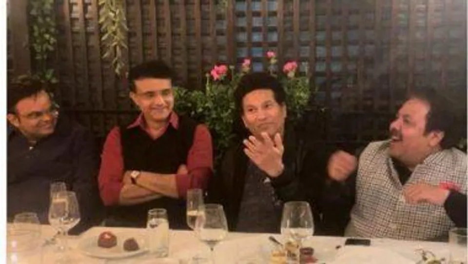 ৫০-এ পড়ছেন সৌরভ, জন্মদিনের আগে মহারাজের সঙ্গে এক ফ্রেমে শচিন