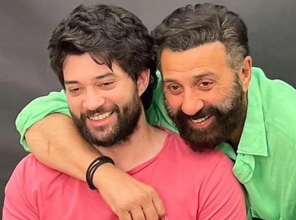 ছেলের সঙ্গে কাটানো মুহুর্তের ছবি প্রকাশ্যে আনলেন সানি দেওল