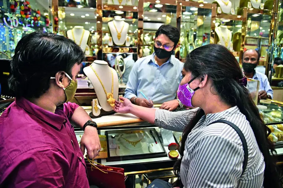 কঠিন সময় পার করে ধনতেরসে স্বস্তি ফিরল গয়নার বাজারে