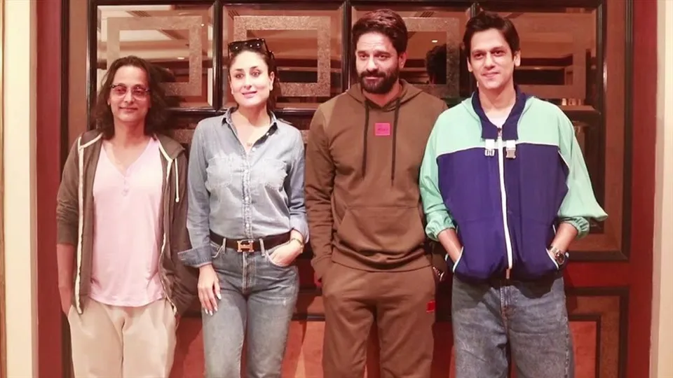 'ডিভোশন অফ সাসপেক্ট এক্স' এর শুটিং শেষে টিমের সঙ্গে ছবি শেয়ার করলেন বিজয় বর্মা