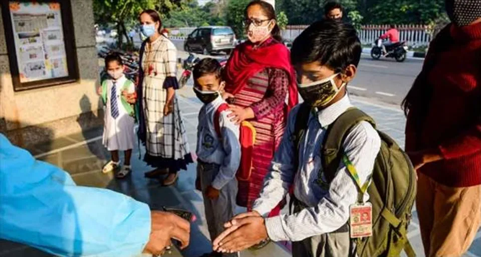 সরকারির পর এবার বেসরকারি, বিধি মেনে দেশে একে একে খুলছে স্কুল