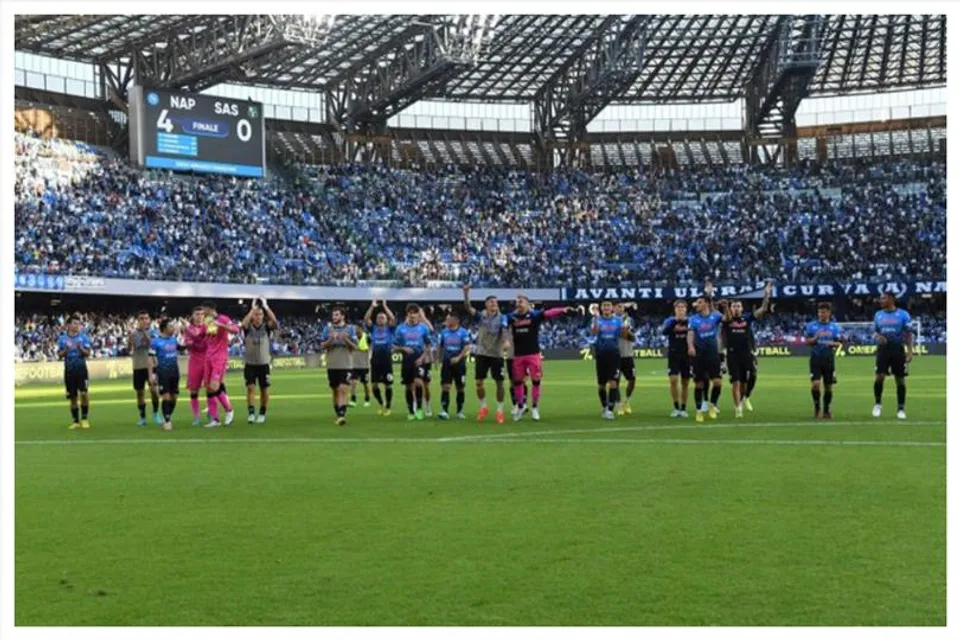 ভিক্টরের হ্যাটট্রিক, নাপোলির ৪ গোল