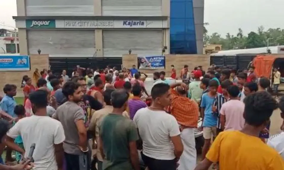 মার্বেলচাপা পড়ে শ্রমিকের মৃত্যু আসানসোলে, বিক্ষোভ