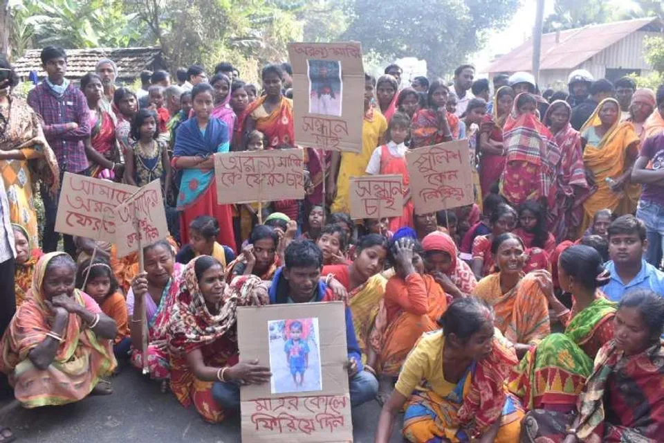 মায়ের কোলে 'অরণ্য'-কে ফিরিয়ে দেওয়ার দাবিতে মেদিনীপুর সদরে পথ অবরোধ-বিক্ষোভ, ড্রোন ও কুকুর দিয়ে পুলিশের তল্লাশি