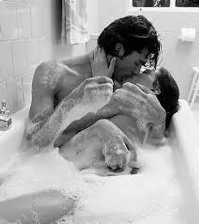 সম্পর্ক সুস্থ রাখতে যৌনতা কী আবশ্যক?