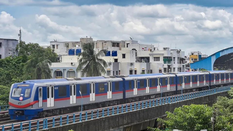 ক্রিসমাসে চলবে বেশি মেট্রো