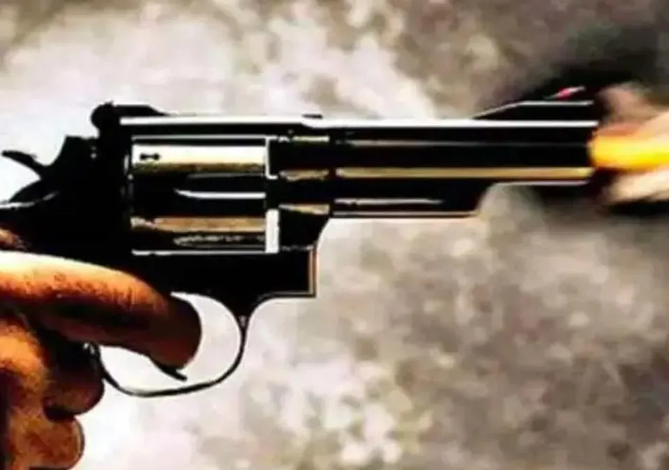 বাইক থেকে নেমেই পরপর গুলি, শোরগোল দুর্গাপুরে