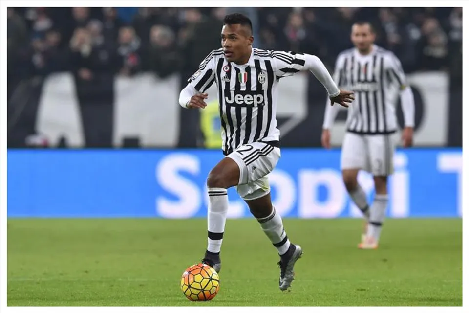 জুভেন্তাস ছাড়তে পারেন অ্যালেক্স সান্দ্রো