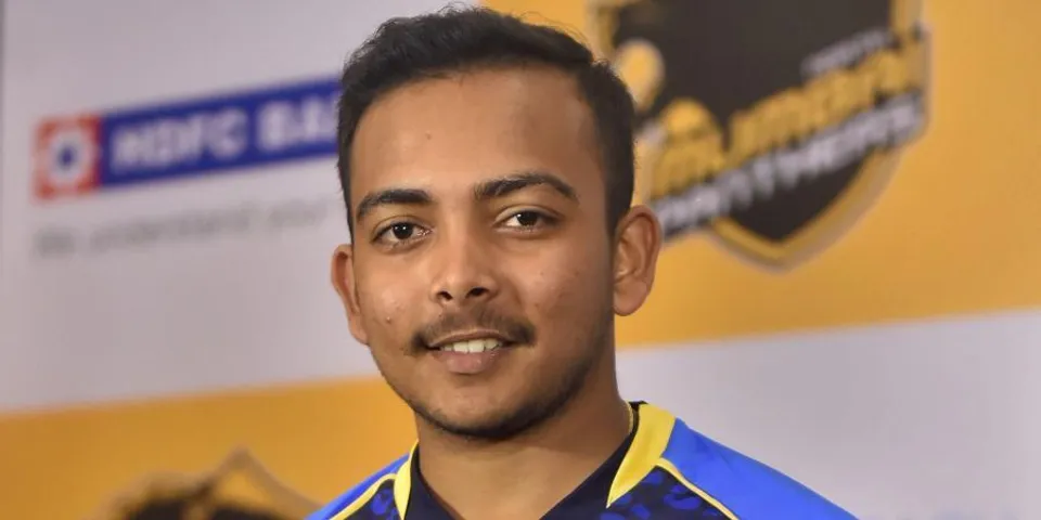 পৃথ্বী শ’য়ের সফরসঙ্গীকে দেখে নিন