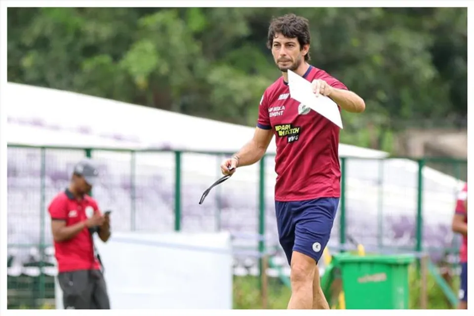 কর্নারের ওপর আগেই জোর দিয়েছিলেন হুয়ান