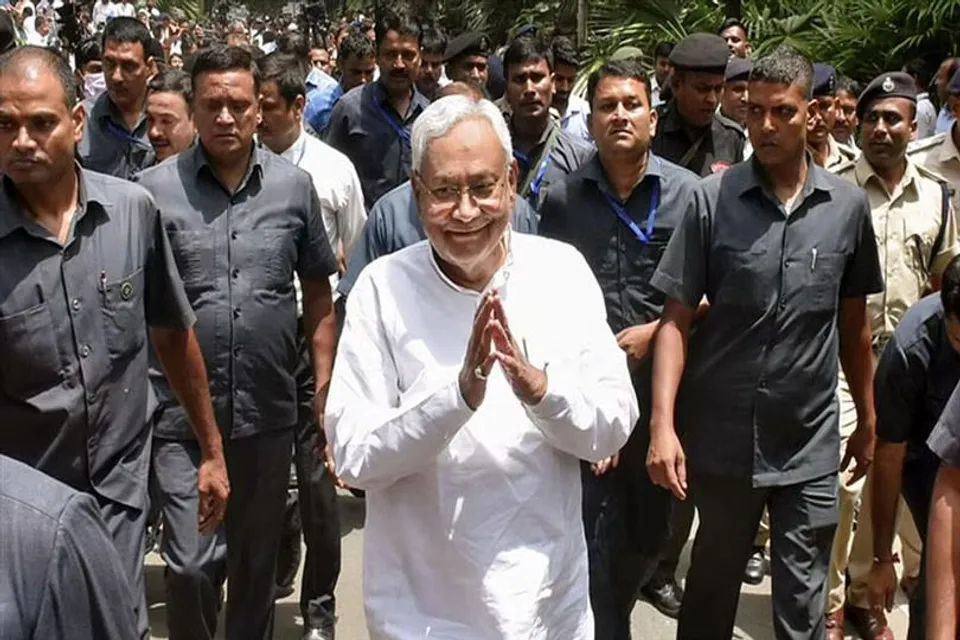 রাজ্যের আইনমন্ত্রীর বিরুদ্ধে গ্রেফতারি পরোয়ানা