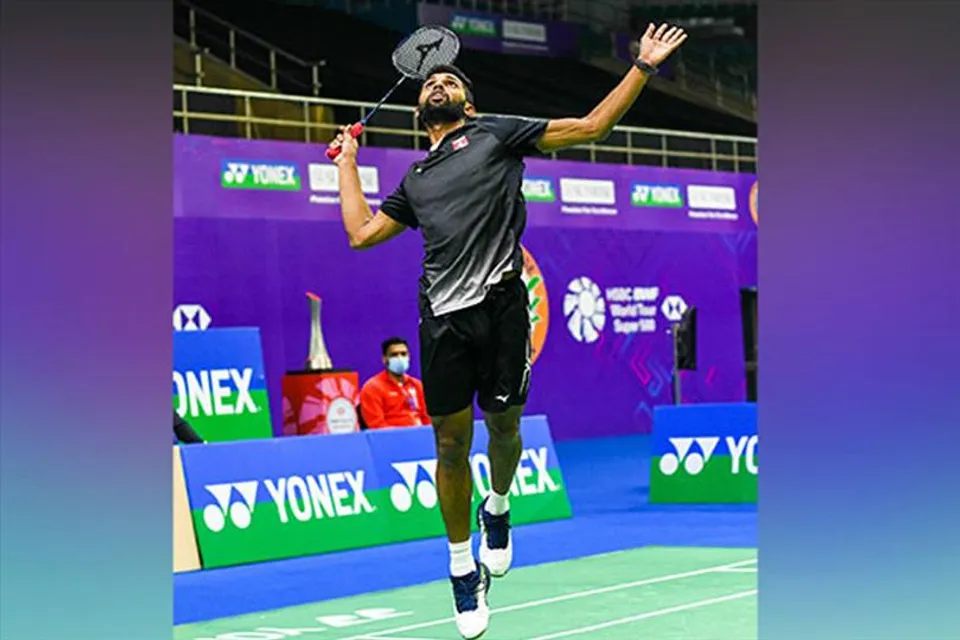 ছিটকে গেলেন প্রণয়