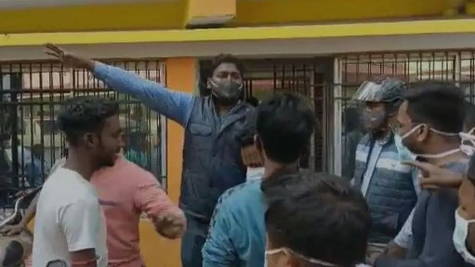 জলপাইগুড়িতে ডেলিভারি বয়কে বেধড়ক মারধর ব্যক্তির