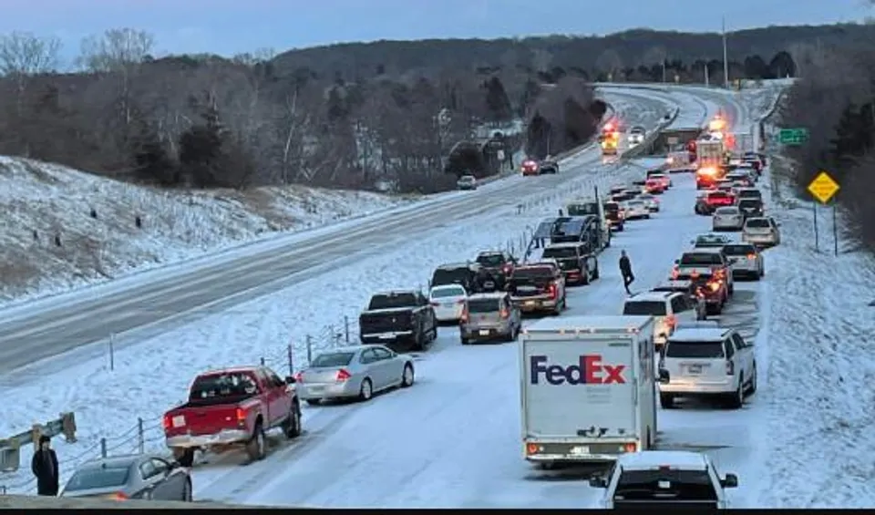 তুষারধসে দুই স্কিয়ার নিখোঁজ