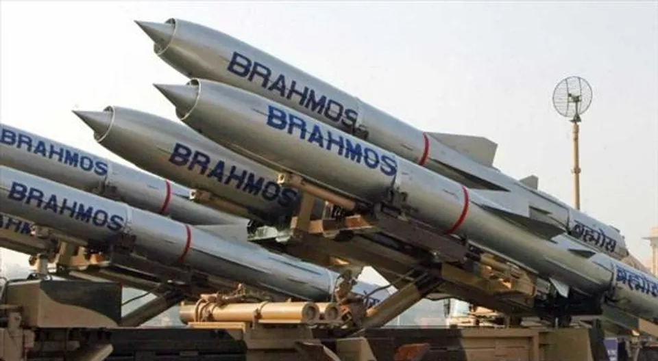 ক্ষেপণাস্ত্র-কাণ্ডের পরেই প্রত্যাঘাতের প্রস্তুতি পাকিস্তানের!