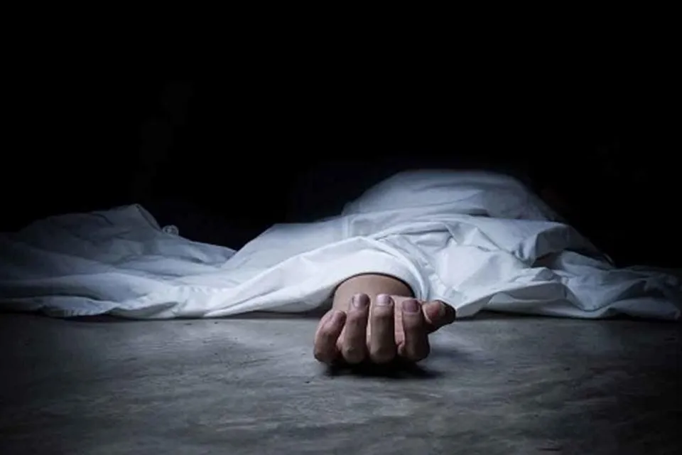 গৃহবধূর অর্ধনগ্ন দেহ উদ্ধার