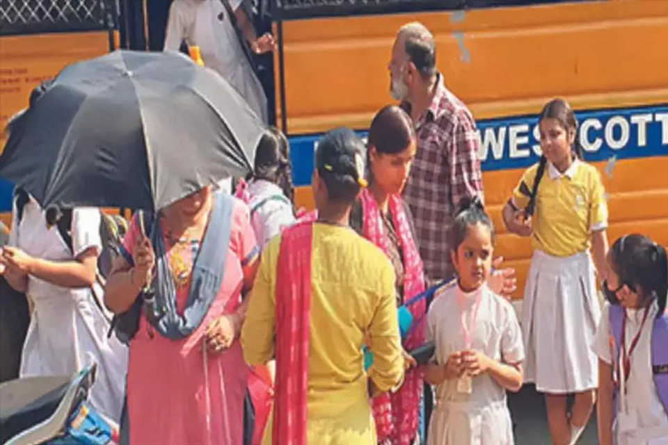 তীব্র গরমে বদলাতে পারে স্কুলের সময়