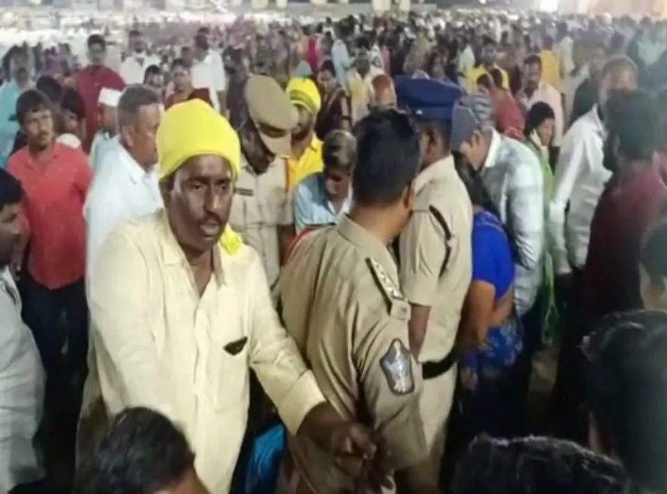 গুন্টুরে চন্দ্রবাবু নাইডুর জনসভায় পদপিষ্ট হয়ে মৃত ৩