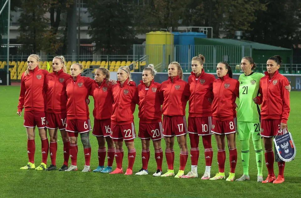 ইউরোপীয় ফুটবল নিয়ন্ত্রক সংস্থা রাশিয়ান দলগুলোকে প্রতিযোগিতা থেকে নিষিদ্ধ করেছে