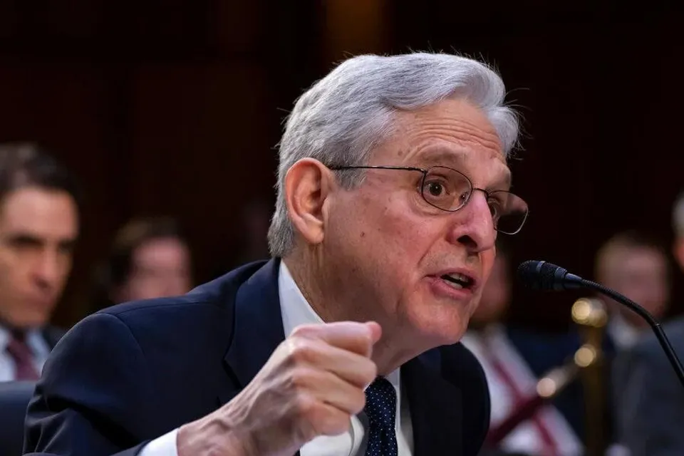 ইউক্রেন সফরে  মার্কিন যুক্তরাষ্ট্রের অ্যাটর্নি জেনারেল