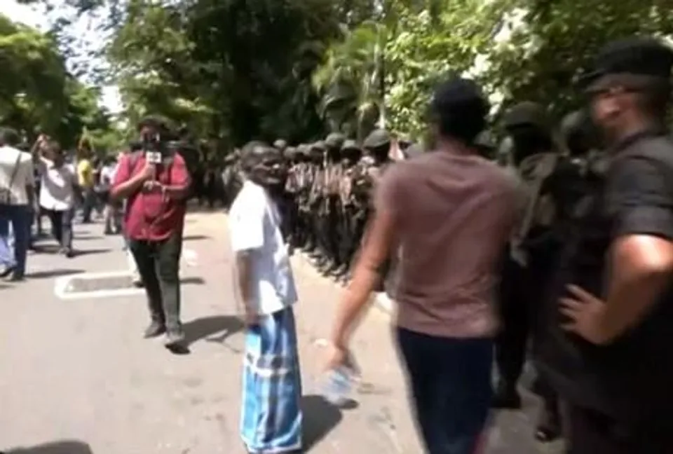 রনিল বিক্রমাসিংহে একজন ব্যর্থ প্রধানমন্ত্রীঃ  বিক্ষোভকারী