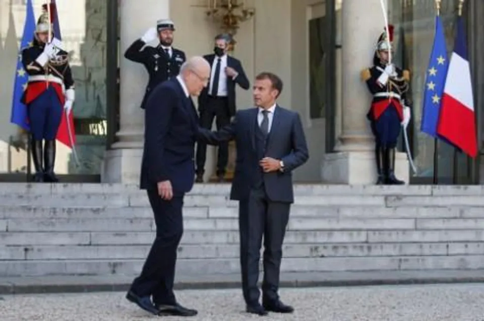 লেবাননে চলমান অচলাবস্থার মধ্যে ফ্রান্স নিষেধাজ্ঞার হুমকি দিয়েছে