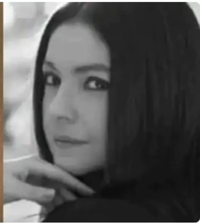 মায়ের জন্মদিনে এক পুরানো ছবি শেয়ার করলেন পূজা ভাট