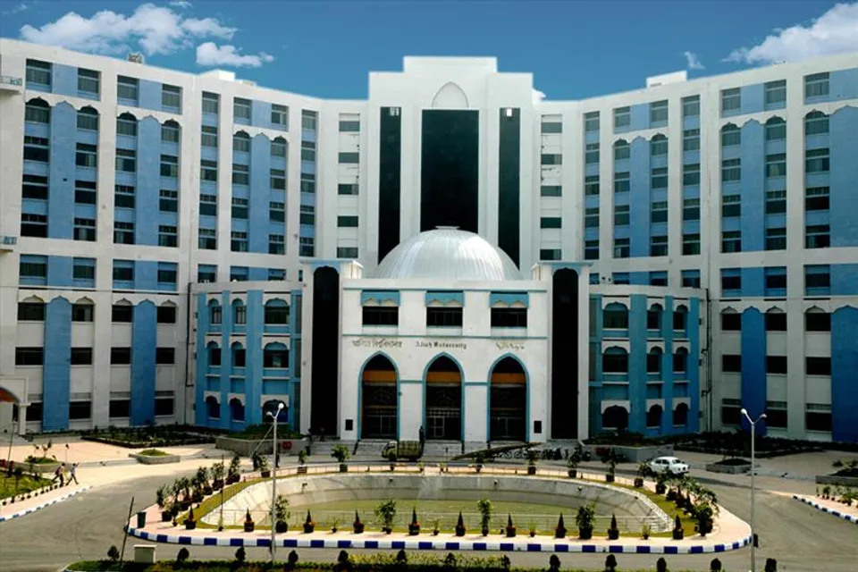 বিদ্যুৎ ও পানীয় জল বন্ধের অভিযোগে কাঠগড়ায় বিশ্ববিদ্যালয়