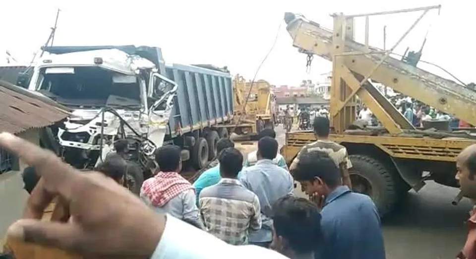 মর্মান্তিক পথ দুর্ঘটনা বাঁকুড়ায়, গরু বোঝাই গাড়ি এবং ডাম্পারের সংঘর্ষে মৃত ৪