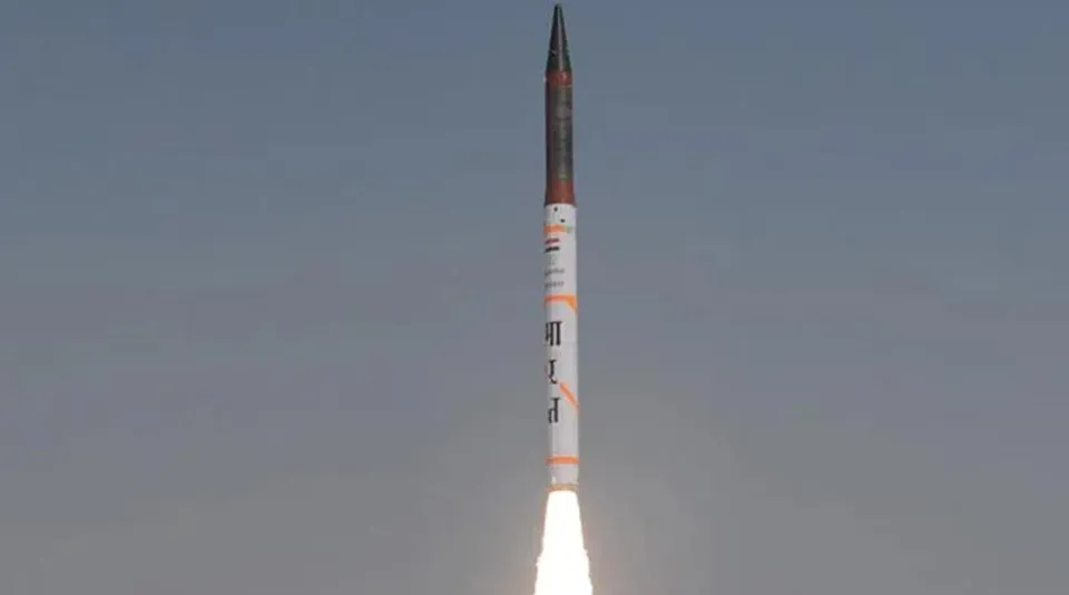 এবার অগ্নি-৪ ক্ষেপণাস্ত্রের সফল উৎক্ষেপণ, শত্রুর বুকে ভয় ধরিয়ে শক্তি বাড়াচ্ছে ভারত